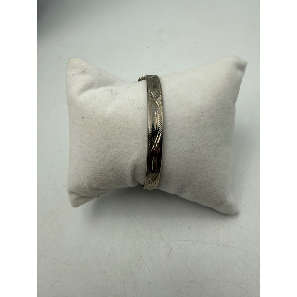 Vintage Silver Tone Hinged Bangle Bracelet Diamond Cut Starburst Safety Chain